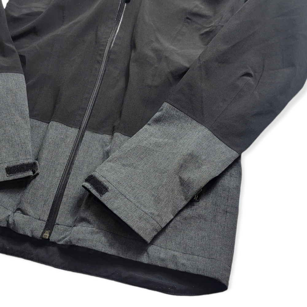 59. The North Face Hyvent 2.5L Full Zip Shell Jacket - Picture 2 of 8